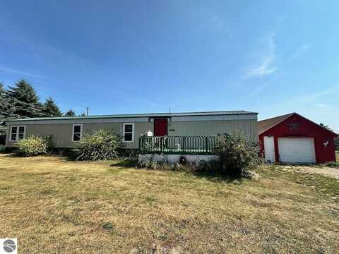 10910 Doctor Road, Charlevoix, MI 49720