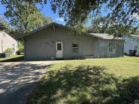 2612 SW Morningside RD, Topeka, KS 66614