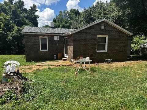 688 Fairfield Road, Mocksville, NC 27028