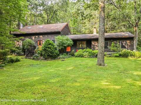 3906 Ny-212, Lake Hill, NY 12448