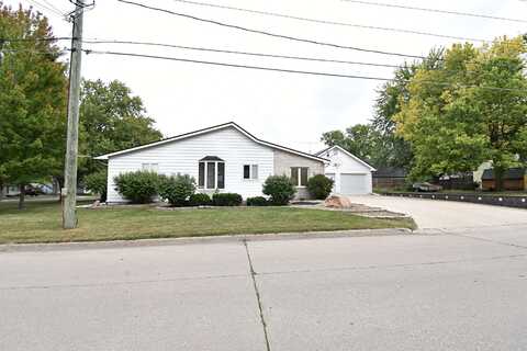 806 9th Ave. S.W., Independence, IA 50644