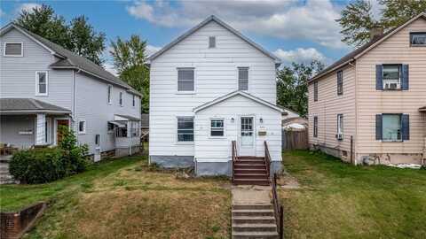 655 Spruce Ave, Sharon, PA 16146