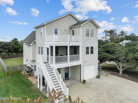 121 W Danube Street, Nags Head, NC 27959