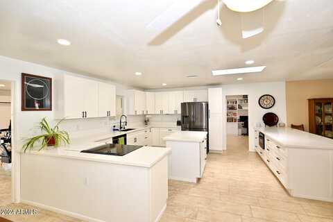 17642 N WHISPERING OAKS Drive, Sun City West, AZ 85375