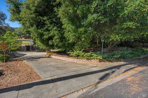 1091 Maple Avenue, Ukiah, CA 95482