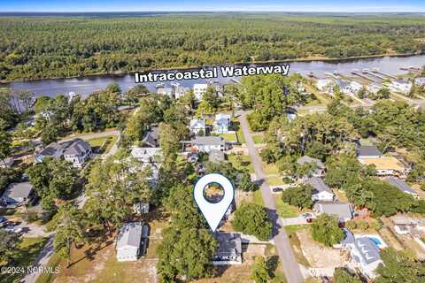 127 NW 19th Street, Oak Island, NC 28465