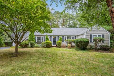 33 Oxner Road, Centerville, MA 02632