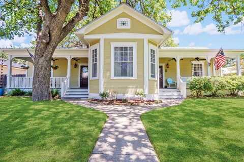 408 Orchard St, Fredericksburg, TX 78624