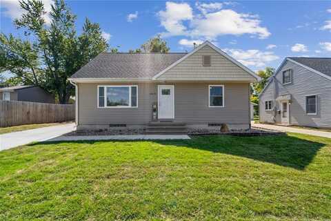 1019 32nd Street NE, Cedar Rapids, IA 52402