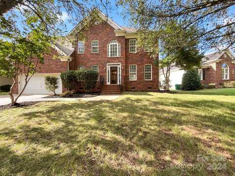 12415 Oakbriar Lane, Charlotte, NC 28273