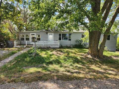 102 Eighth Street, Bussey, IA 50044