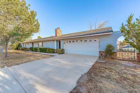 8247 W Ave D, Lancaster, CA 93536