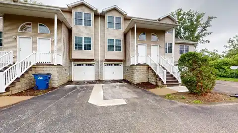 4163 WOOD HILLS Drive, Erie, PA 16510