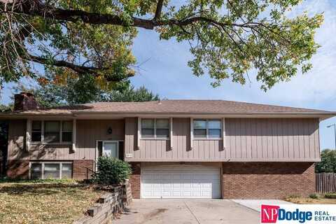 821 N 121st Street, Omaha, NE 68154