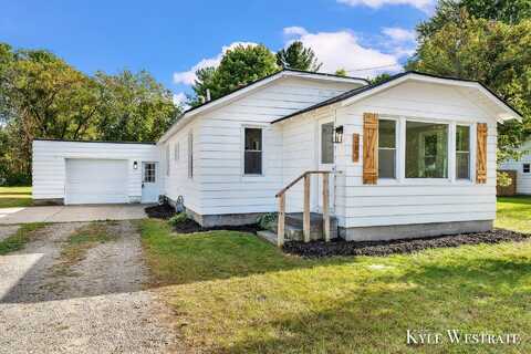 382 W Barton Street, Newaygo, MI 49337