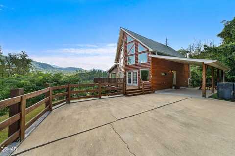 307 Pinnacle Cottage Way, Gatlinburg, TN 37738