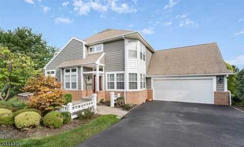 15 Cypress Point Ln, Monroe, NJ 08831