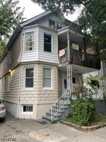 130 Danforth Ave, Paterson, NJ 07501