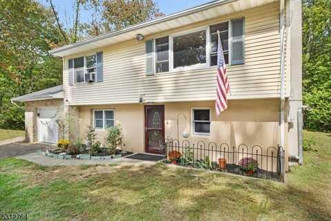 7 Russell Rd, Hopatcong, NJ 07874