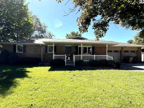 903 E 33rd Ave, Hutchinson, KS 67502