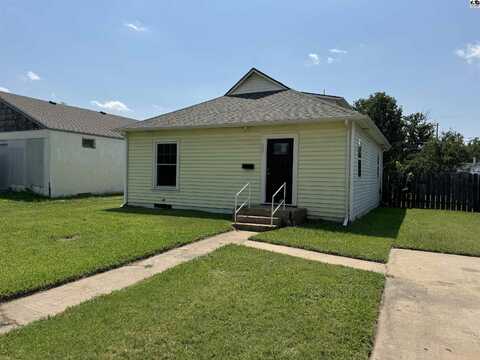 1007 Stout St, Pratt, KS 67124