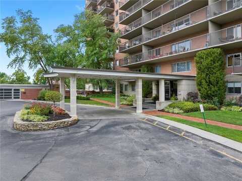 4550 Warwick Boulevard, Kansas City, MO 64111