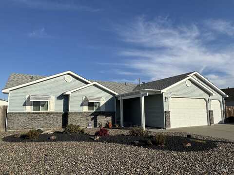 1434 SW Edward St, Mountain Home, ID 83647