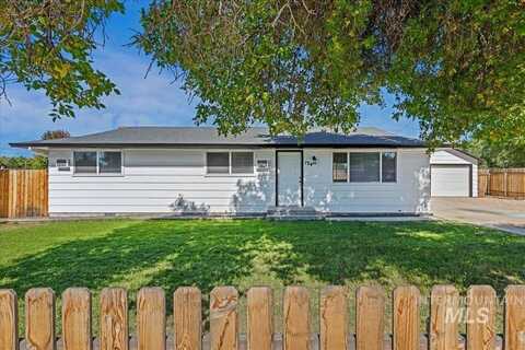 174 E 4th St, Kuna, ID 83634