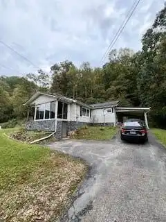 1290 Barrenshee Creek, Fedscreek, KY 41524