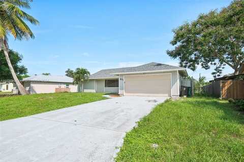 371 SE Fairchild Ave, Port Saint Lucie, FL 34984