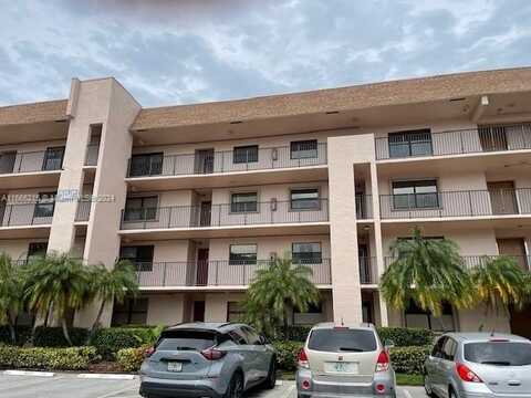 10207 Sunrise Lakes Blvd, Sunrise, FL 33322