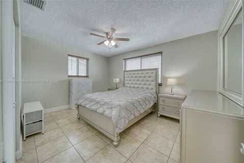 4401 E 8th Ave, Hialeah, FL 33013