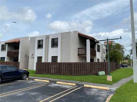 10135 NW 9th St Cir, Miami, FL 33172