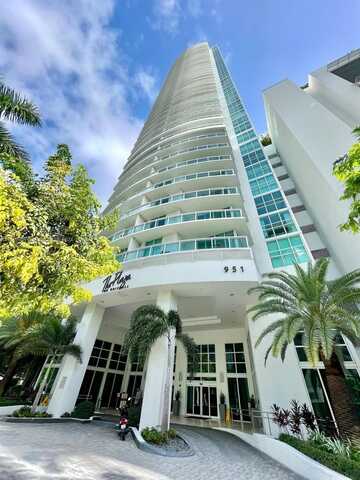 951 Brickell Ave, Miami, FL 33131