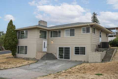 185 SE G Street, Madras, OR 97741