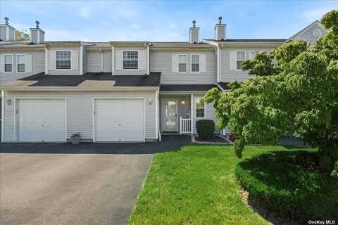 58 Smith Avenue, Bay Shore, NY 11706