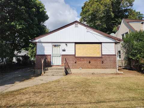 9 Weir Street, Hempstead, NY 11550