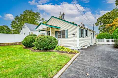 11 Oak Street, Nesconset, NY 11767