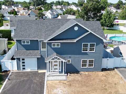 10 Twisting Lane, Wantagh, NY 11793