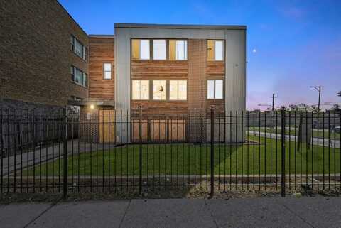 1863 S Komensky Avenue, Chicago, IL 60623