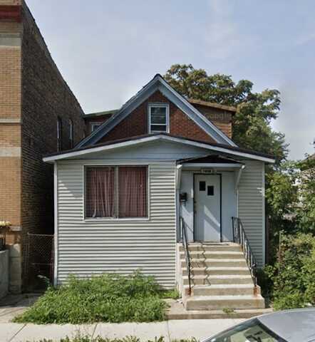 1038 N Hamlin Avenue, Chicago, IL 60651