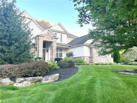 7685 Cottonwood Trail, Chagrin Falls, OH 44023