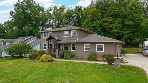 214 Silver Valley Boulevard, Munroe Falls, OH 44262