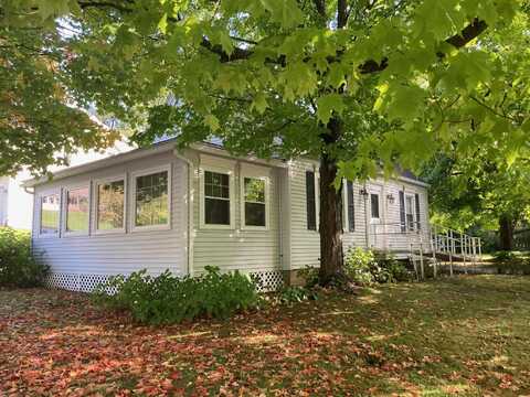 18 Lakeview Terrace, Saint Albans, VT 05478