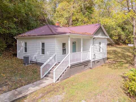 225 Altoona Road, Pulaski, VA 24301