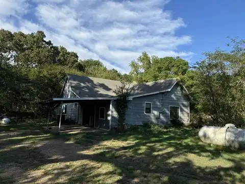 137 CR 2362, Bagwell, TX 75412