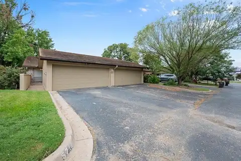 5712 Meadow Wood Lane, Fort Worth, TX 76112