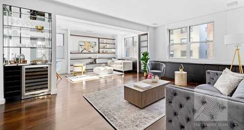 310 West 55th Street, New York, NY 10019