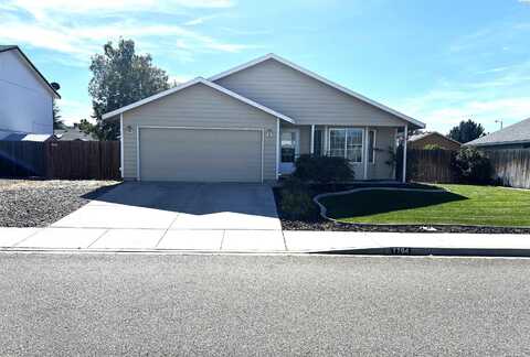 7704 Estevan Dr., Pasco, WA 99301