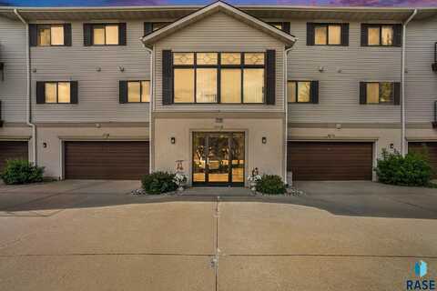 3700 E Peony Pl, Sioux Falls, SD 57103